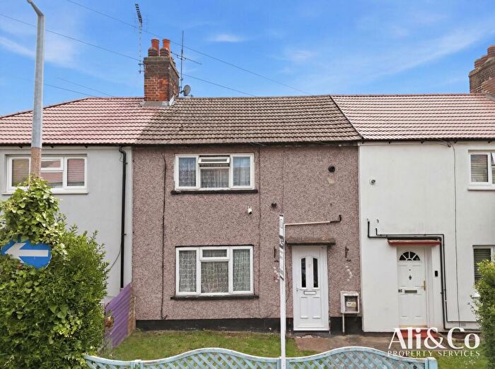 3 Bedroom Terraced House For Sale In Ottawa Road, Tilbury, RM18