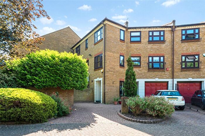 3 Bedroom Town House For Sale In Albemarle Park, Albemarle Road, Beckenham, BR3