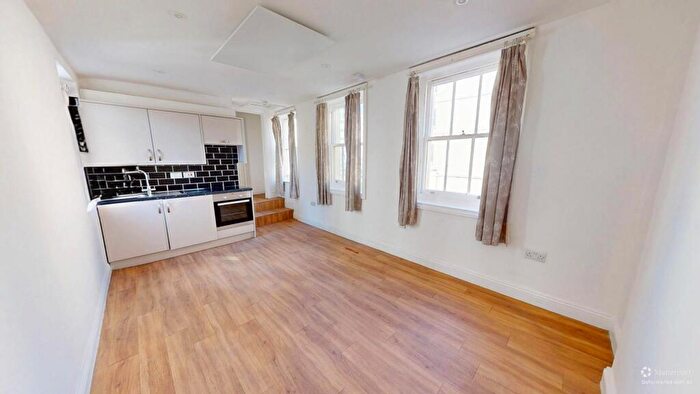 Studio To Rent In Brunswick Place, Hove, BN3