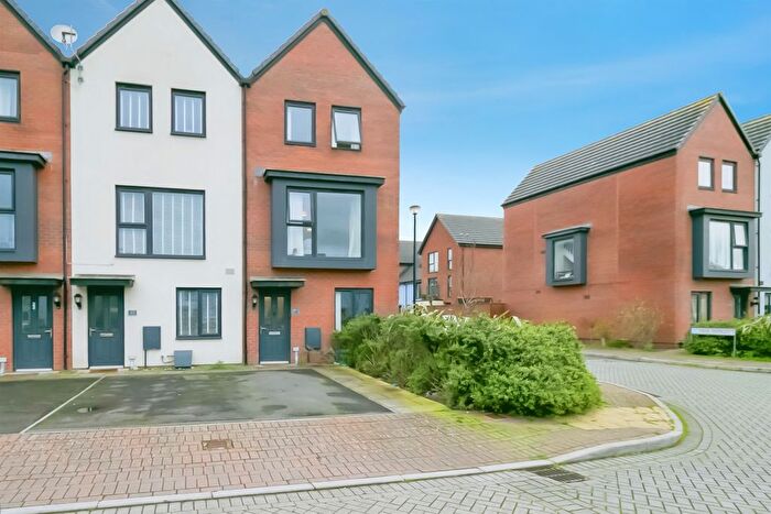 3 Bedroom End Terrace House For Sale In Lon Y Rheilffordd, Barry, CF62