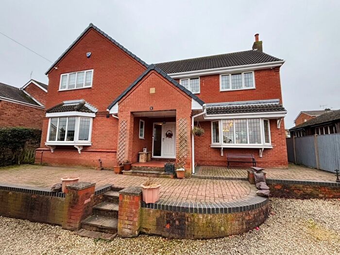 5 Bedroom Detached House To Rent In Thorndene Close, Chesterfield, S41