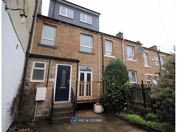 3 Bedroom Terraced House To Rent In Oak Street, Elland, HX5