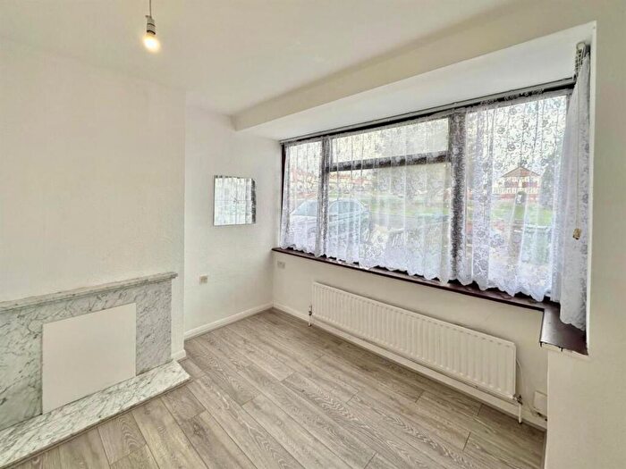 3 Bedroom End Of Terrace House To Rent In Turner Road, Edgware, HA8