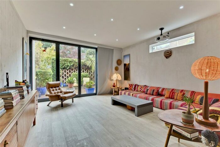 3 Bedroom End Of Terrace House To Rent In Belmont, Weybridge, Surrey, KT13