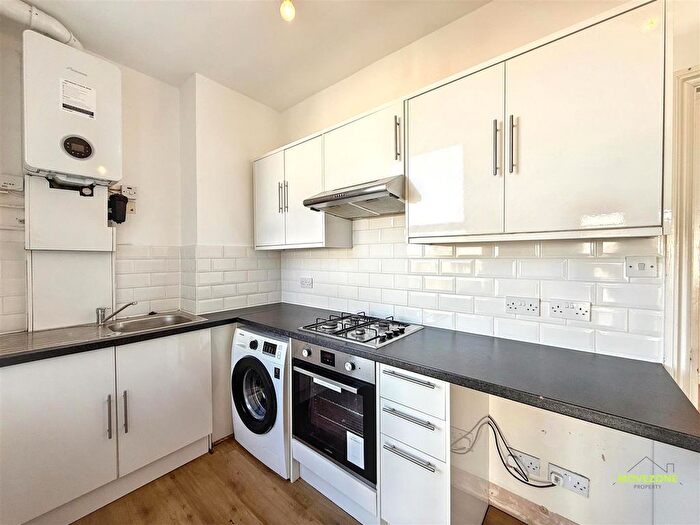 2 Bedroom Flat To Rent In Lower Addiscombe Road, Croydon, CR0