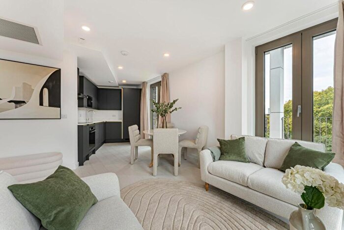 1 Bedroom Flat For Sale In Sailmakers Lofts, - Commercial Road, E14