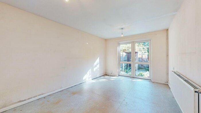 1 Bedroom Bungalow For Sale In Wakefields Walk, Downfield Road, Cheshunt, Waltham Cross, EN8