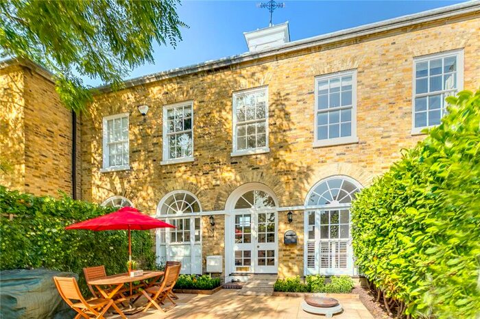 2 Bedroom House To Rent In Shrewsbury Avenue, Mortlake, SW14