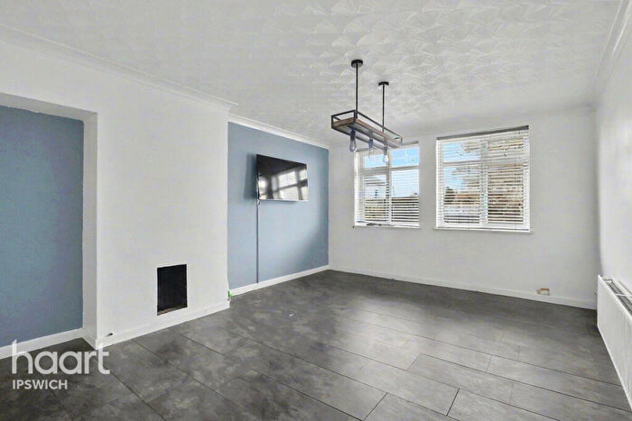 3 Bedroom Semi Detached House For Sale In Spenser Road, Ipswich, IP1