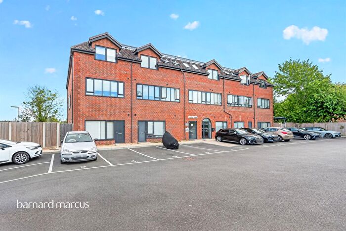 1 Bedroom Flat For Sale In Cleeve Road, Leatherhead, KT22