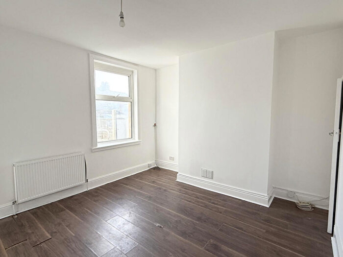 3 Bedroom Terraced House For Sale In Cunliffe Road, Blackpool, FY1