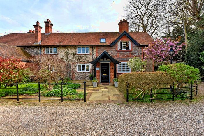 5 Bedroom Semi-Detached House To Rent In Wittington Green, Henley Road, Medmenham, Marlow, SL7
