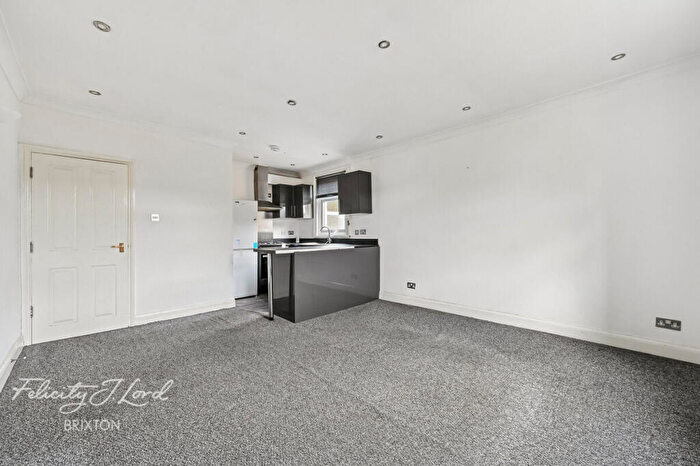 2 Bedroom Flat For Sale In Cavendish Road, London, SW12