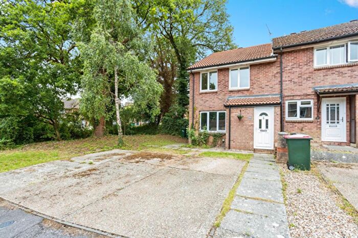1 Bedroom Maisonette For Sale In St. Andrews Road, Ifield, Crawley, West Sussex, RH11