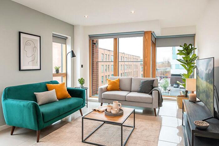 2 Bedroom Apartment To Rent In Apt . :: Ice Plant, M4