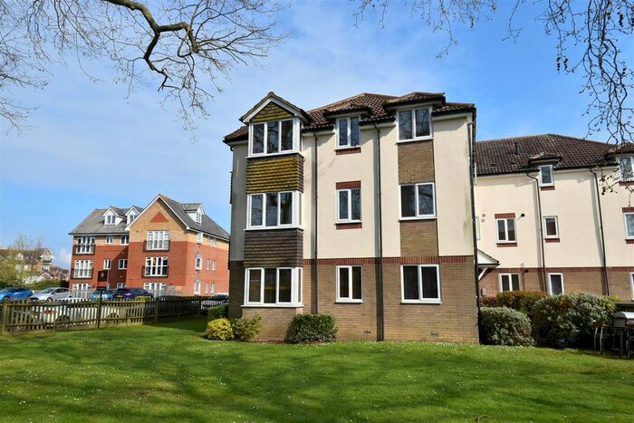 1 Bedroom Flat To Rent In Rosemary Lane, Horley, RH6