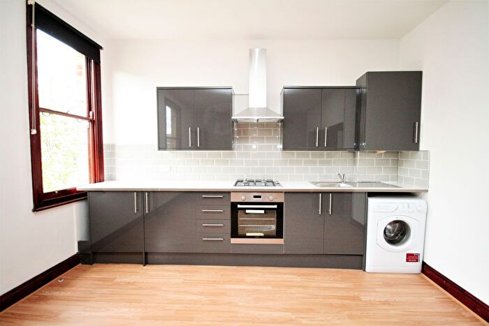 1 Bedroom Flat To Rent In Dalmeny Road, Tufnell Park, N7