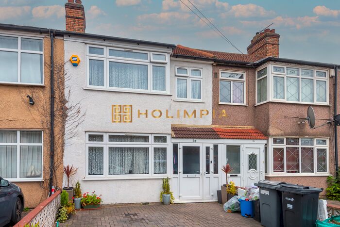 3 Bedroom Terraced House To Rent In Rushden Gardens, Ilford, IG5