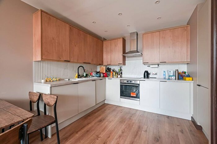 3 Bedroom Flat To Rent In Gerry Raffles Square, Stratford, London, E15