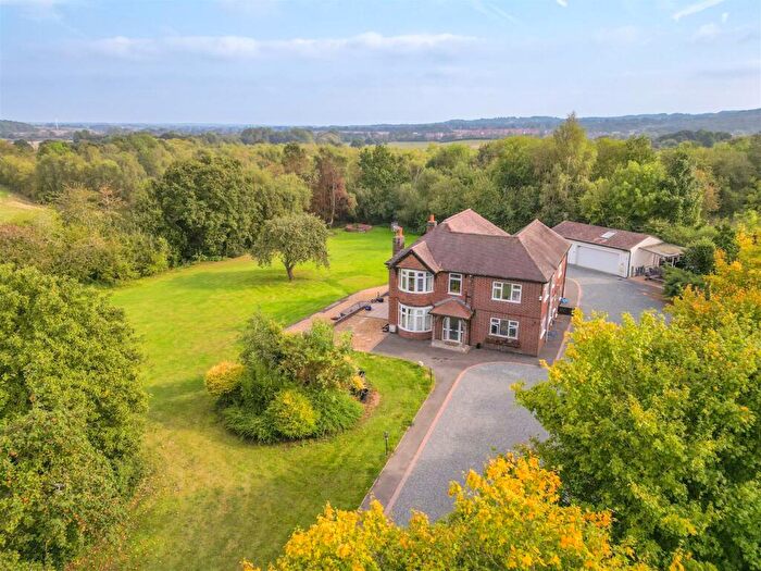 6 Bedroom Detached House For Sale In Dunns Lane, Dordon Hayes, B78