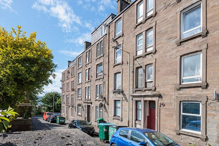 3 Bedroom Flat For Sale In Springhill, Dundee, DD4
