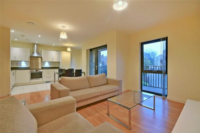 2 Bedroom Flat To Rent In Newman Close, Willesden Green, NW10