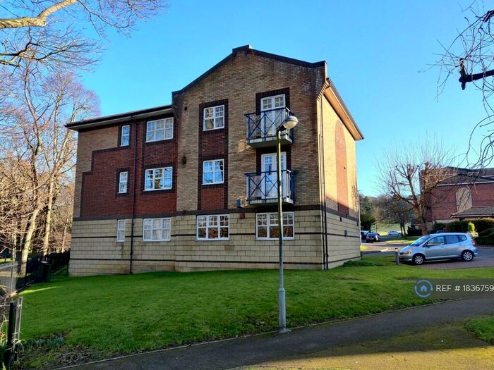 2 Bedroom Flat To Rent In Knights Field, Luton, LU2