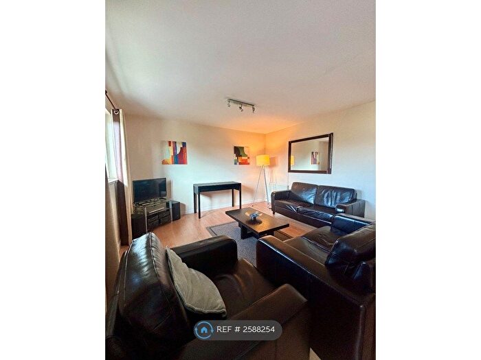 4 Bedroom Maisonette To Rent In Bothwell Road, Aberdeen, AB24