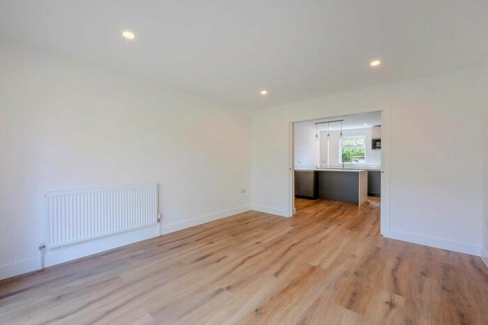 1 Bedroom Flat To Rent In Mill Road, Epsom, KT17