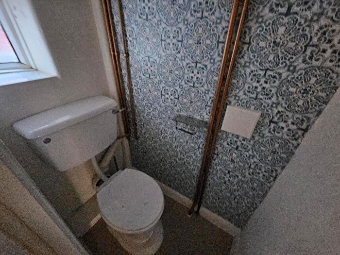 2 Bedroom Flat For Sale In Flat, Elham House, Pembury Road, Clapton, London, E5