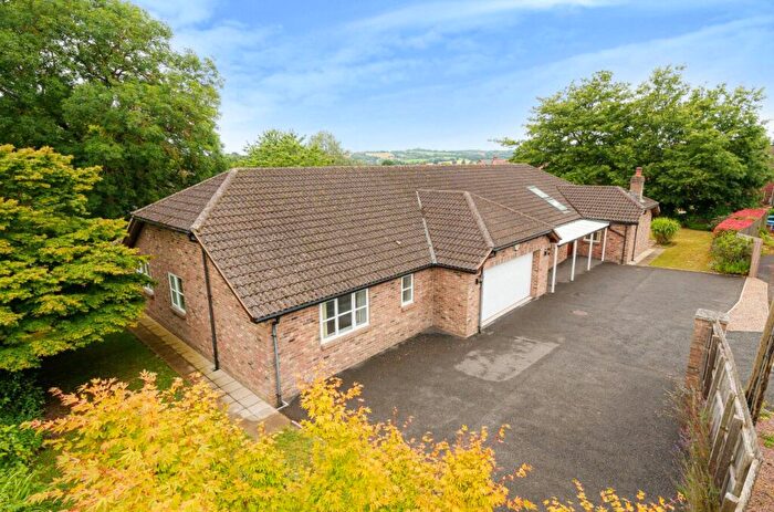 4 Bedroom Bungalow For Sale In Orchard Gardens, Broadclyst, Exeter, EX5