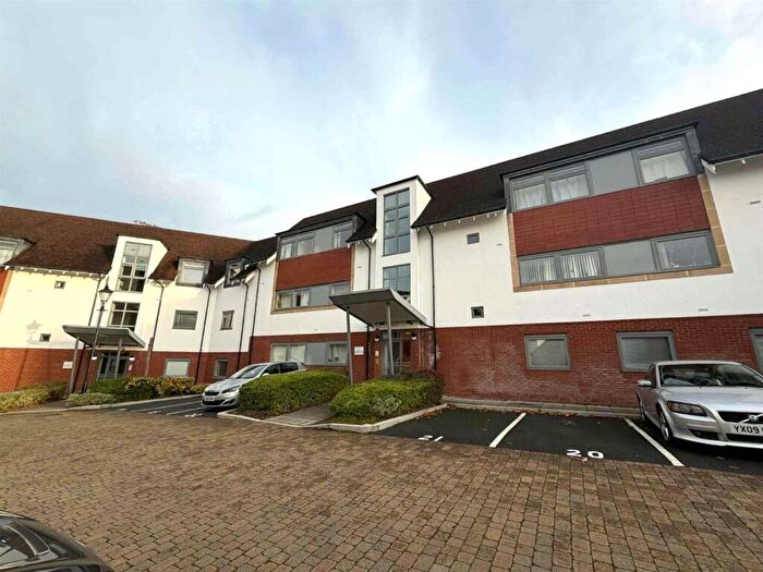 2 Bedroom Apartment To Rent In Middlepark Drive, Northfield, Birmingham, B31
