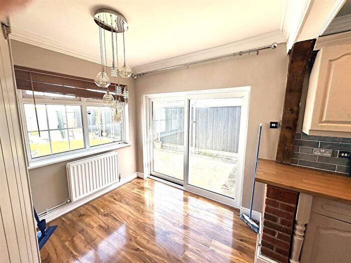 3 Bedroom Semi-Detached Bungalow For Sale In Frobisher Grove, Fareham, PO16