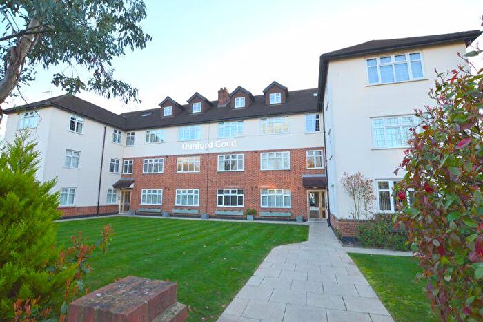 2 Bedroom Apartment To Rent In Cornwall Road, Hatch End, HA5
