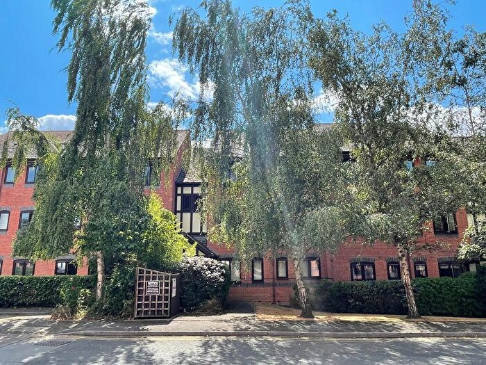 2 Bedroom Flat To Rent In The Moorings, Leamington Spa, CV31