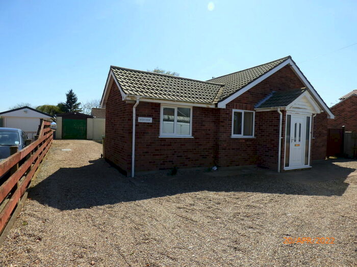 4 Bedroom Detached Bungalow To Rent In Lound Road, Blundeston, Lowestoft, NR32