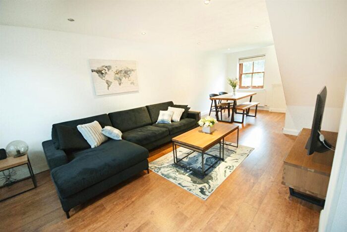 3 Bedroom House To Rent In Crow Lane, Ramsbottom, Bury, BL0