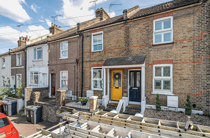 3 Bedroom Terraced House For Sale In Charles Street, Greenhithe, Kent, DA9