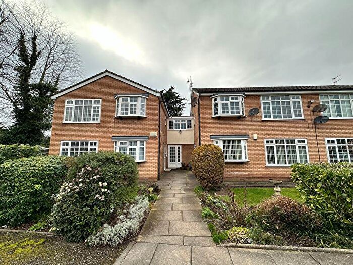 2 Bedroom Flat To Rent In Rivington Close, Southport, PR8