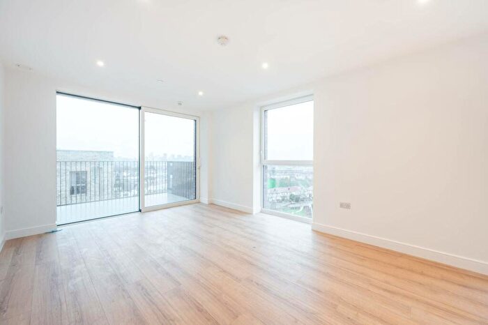 2 Bedroom Flat To Rent In Grand Union, Alperton, Wembley, HA0