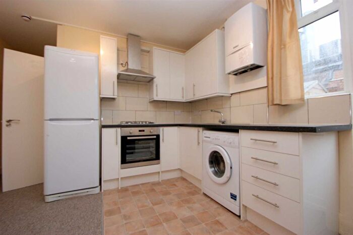 2 Bedroom Flat To Rent In Horn Lane, London, W3
