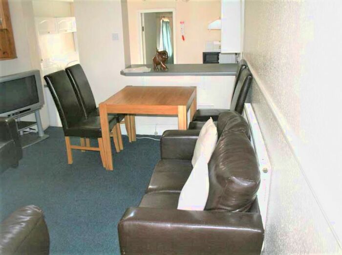 4 Bedroom Semi-Detached House To Rent In Alton Road, Selly Oak, Birmingham, B29