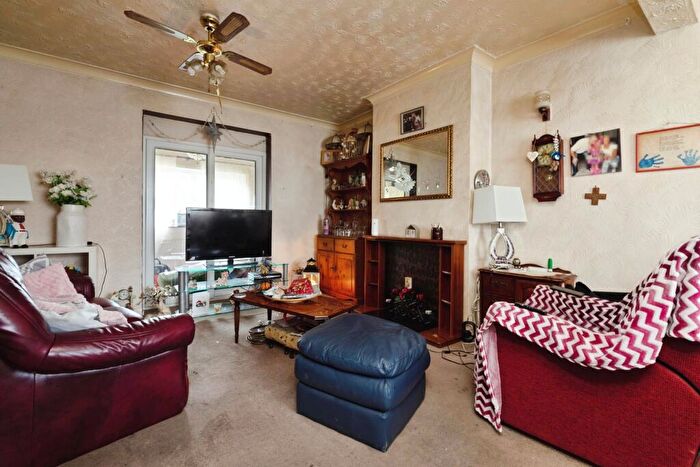 2 Bedroom Semi Detached House For Sale In Sky Peals Road, Woodford Green, IG8