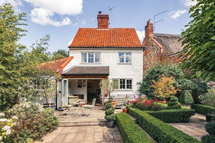 3 Bedroom Cottage For Sale In Coltishall, NR12
