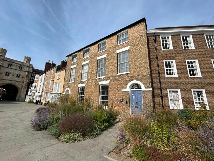 4 Bedroom Terraced House To Rent In The Precincts, Canterbury, CT1