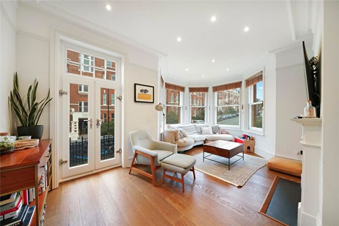 3 Bedroom Flat For Sale In West End Lane, West Hampstead, NW6