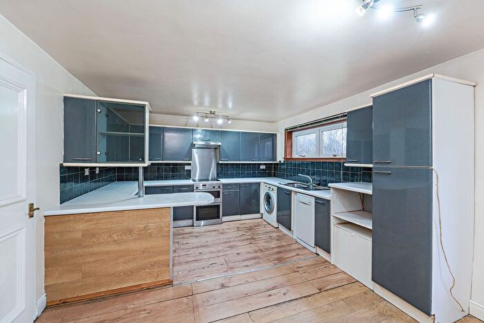 3 Bedroom Terraced House For Sale In Falconer Rise, Livingston, EH54