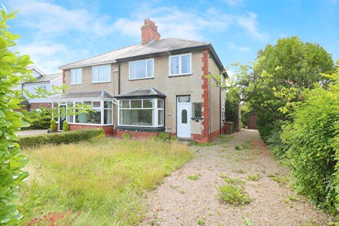 3 Bedroom Semi-Detached House For Sale In Carr Lane, Willerby, HU10