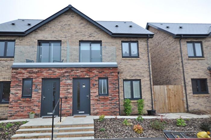 3 Bedroom Semi-Detached House For Sale In Meinciau Road, Mynyddygarreg, Kidwelly, SA17