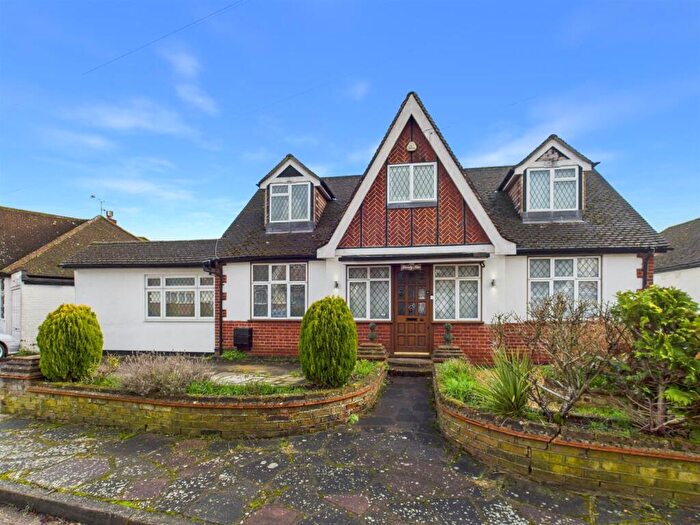 5 Bedroom Detached Bungalow For Sale In Keswick Gardens, Ruislip, HA4